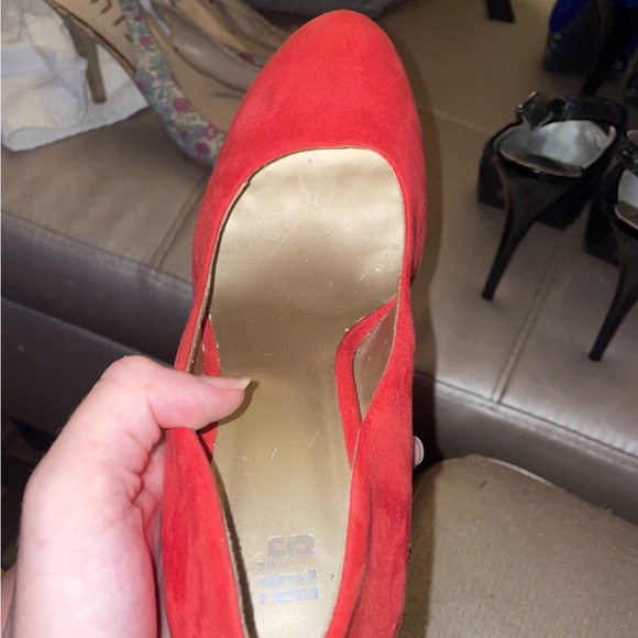 It’s Brand, size 9 1/2, bright red color. - Picture 3 of 6